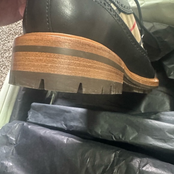 BURBERRY BROGUE SHOES - Picture 12 of 13